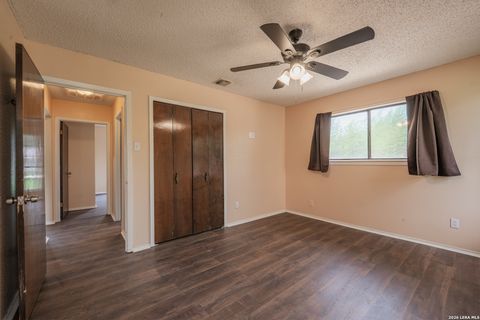 Tiny photo for 1002 RIVER OAK DR, Seguin, TX 78155 (MLS # 1973168)