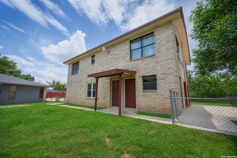 Tiny photo for 1002 RIVER OAK DR, Seguin, TX 78155 (MLS # 1973168)