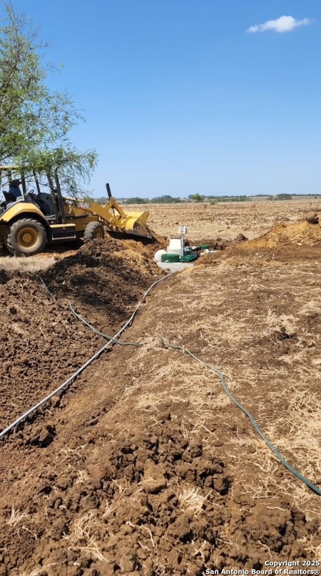 Photo of 420 CR 137, Floresville, TX 78114 (MLS # 1909973)