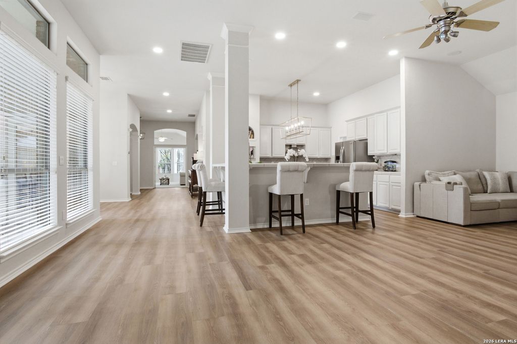 Photo of 25 Stoneleigh Way, San Antonio, TX 78218 (MLS # 1973345)