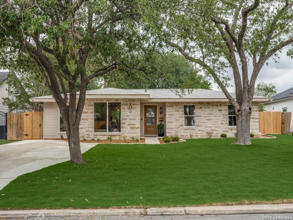 Photo of 535 Brightwood Pl, San Antonio, TX 78209 (MLS # 1959156)