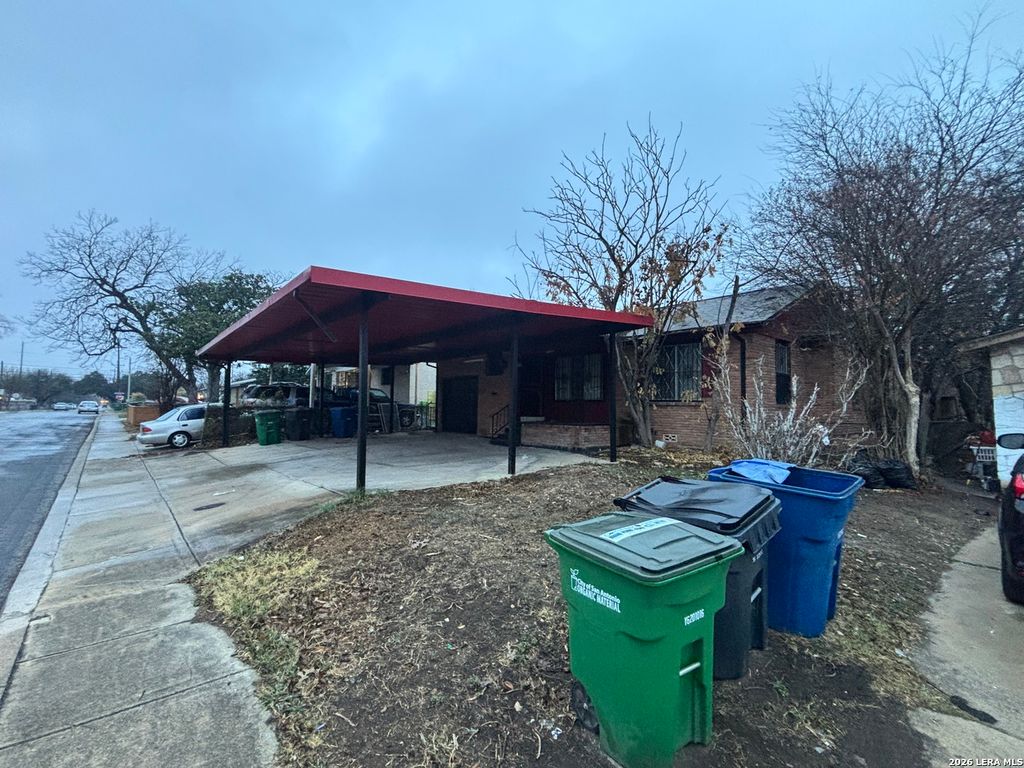 Photo of 2223 Hays, San Antonio, TX 78202 (MLS # 1942642)