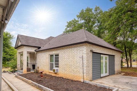 A home in Floresville