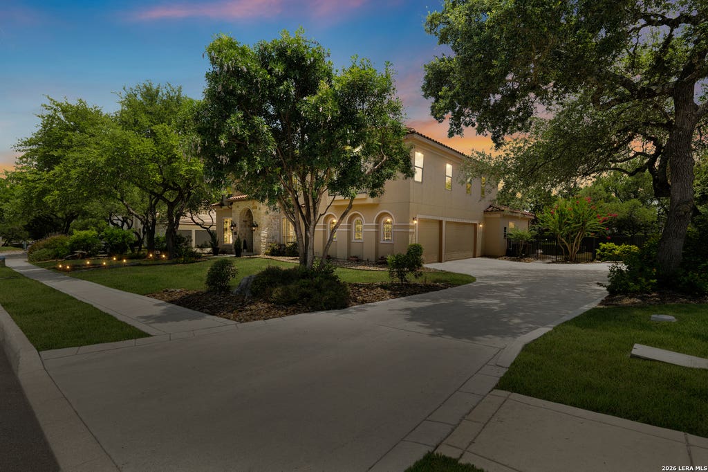 Photo of 24511 BOGEY RDG, San Antonio, TX 78260 (MLS # 2004907)