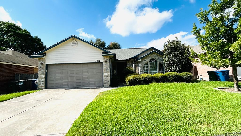 Photo of 6362 PARKLAND OAKS DR, San Antonio, TX 78240 (MLS # 1916706)