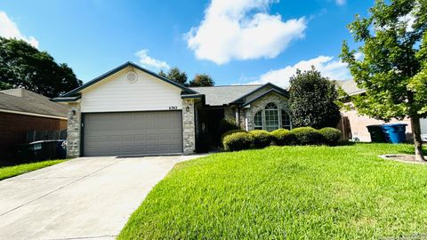 Photo of 6362 PARKLAND OAKS DR, San Antonio, TX 78240 (MLS # 1916706)