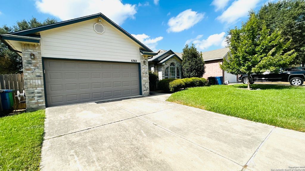 Photo of 6362 PARKLAND OAKS DR, San Antonio, TX 78240 (MLS # 1916706)