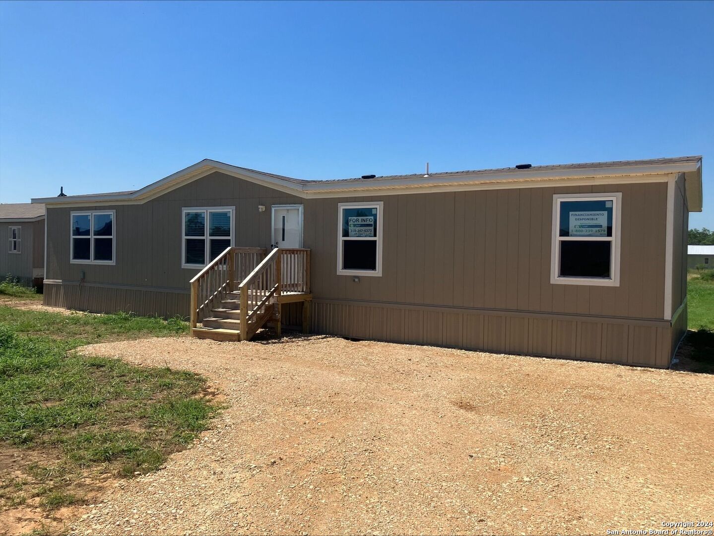 View Pleasanton, TX 78064 mobile home