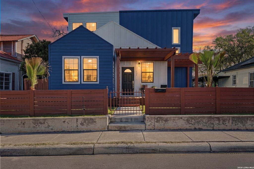 Photo of 131 Rehmann, San Antonio, TX 78204 (MLS # 1951079)