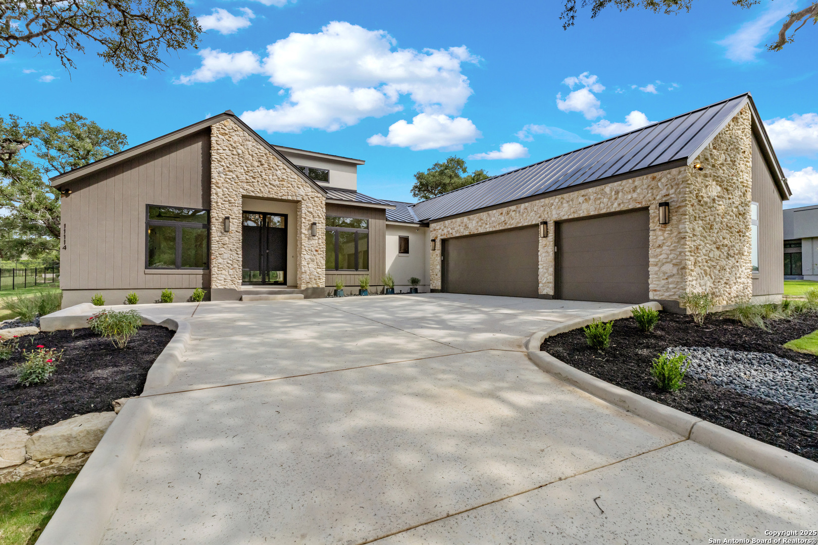 11114 Nina Ridge