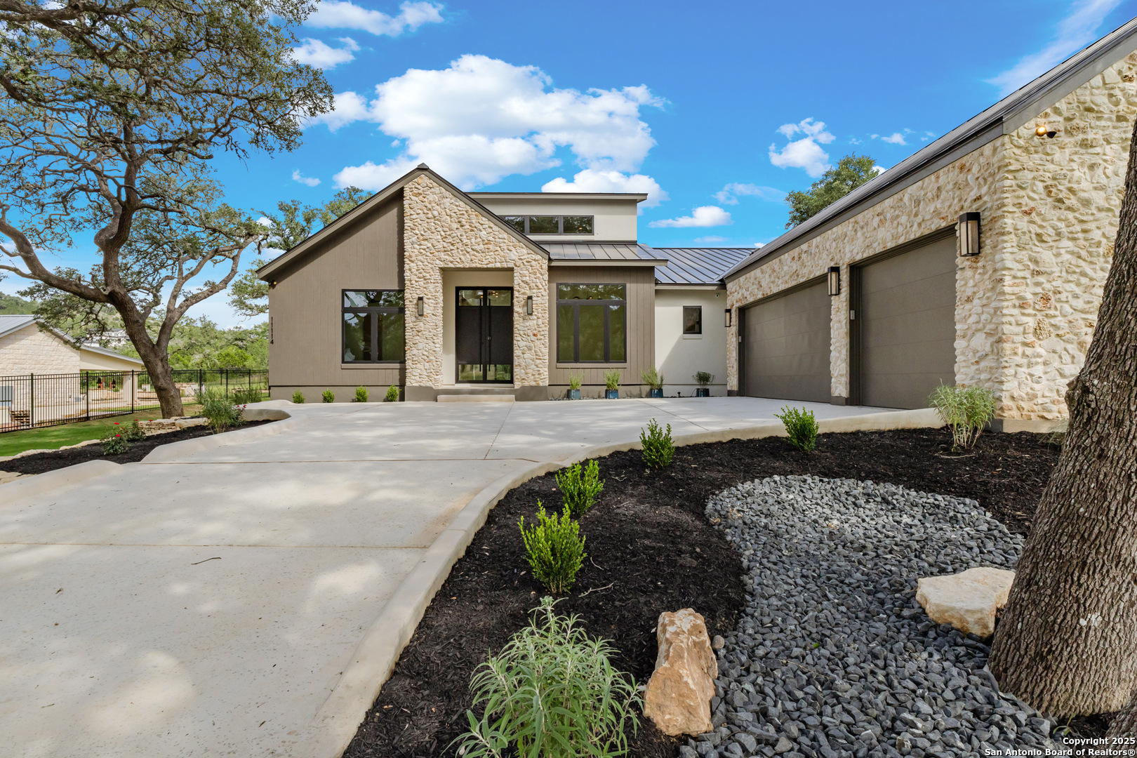 11114 Nina Ridge