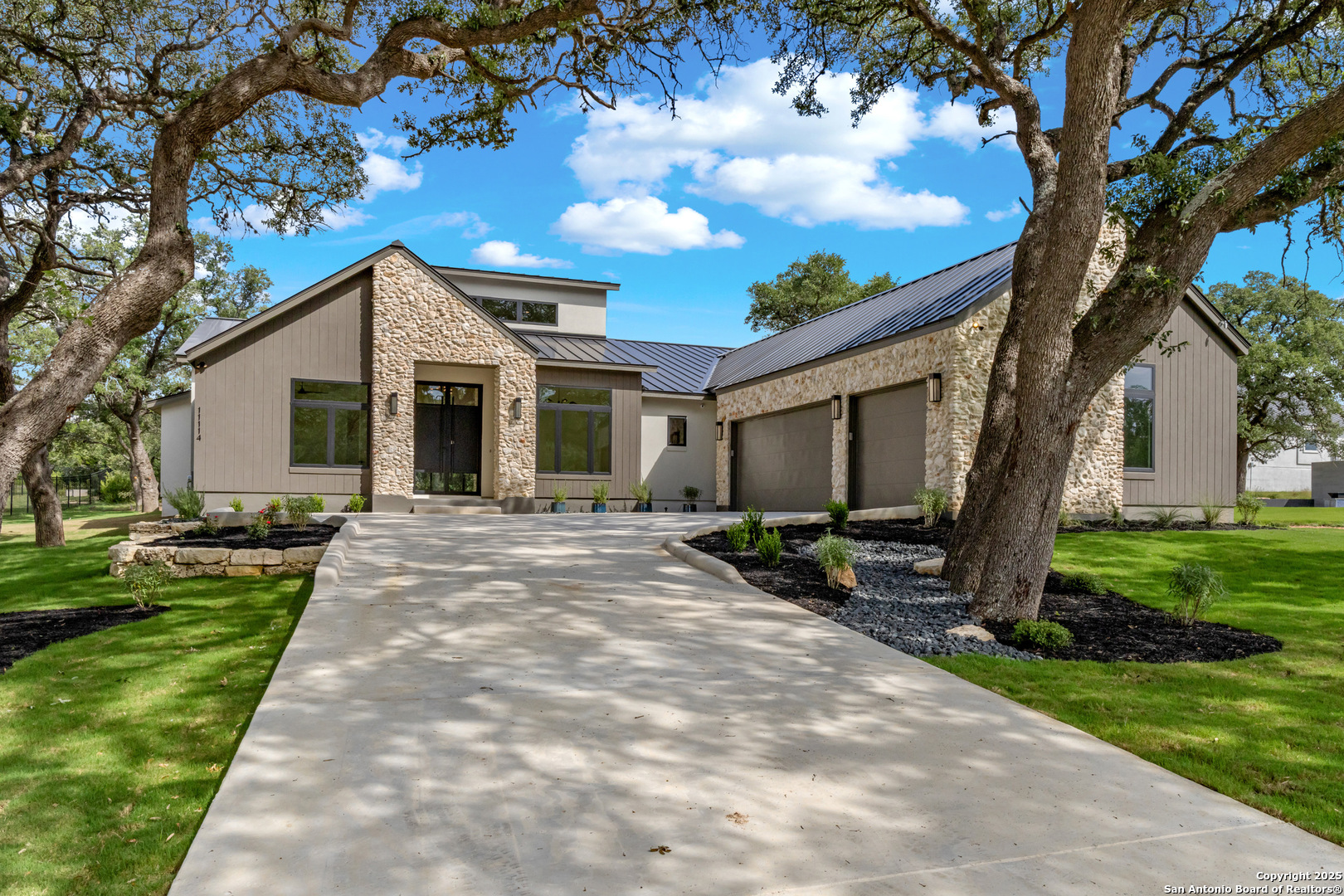 11114 Nina Ridge