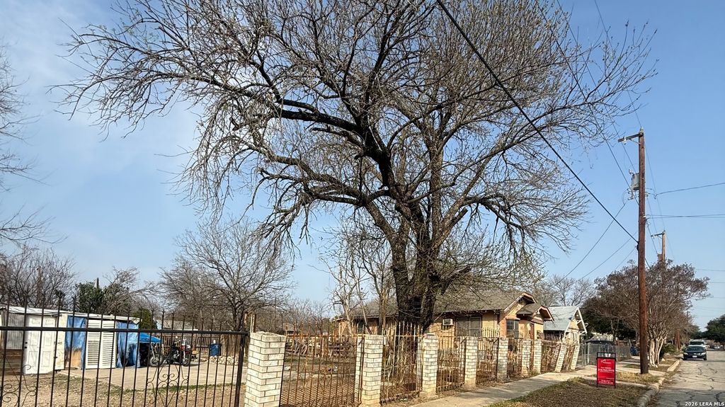 Photo of 3127 W. Travis, San Antonio, TX 78207 (MLS # 1944792)