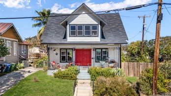 Single Family Residence at 801 W Mulberry Ave