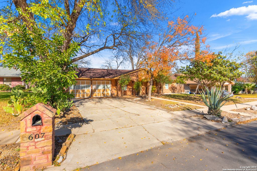 Photo of 607 Colwyn Pass, San Antonio, TX 78216 (MLS # 1887923)
