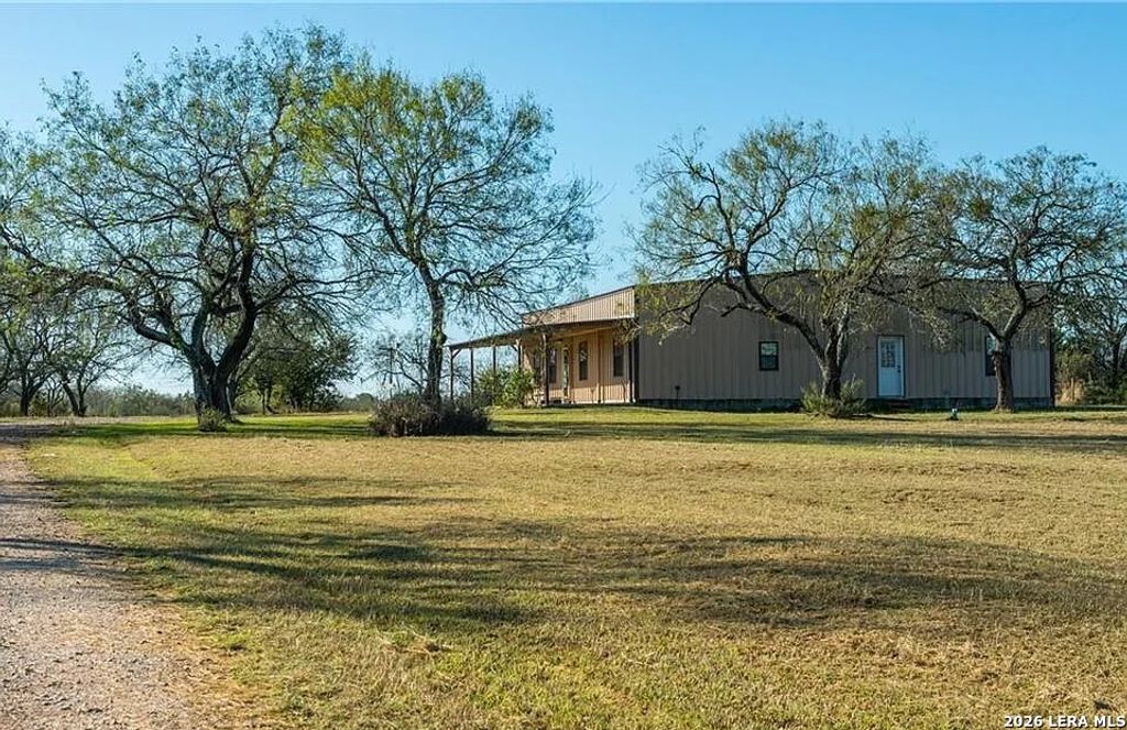 Photo of 813 Pleasant Acres, Seguin, TX 78155 (MLS # 1950460)