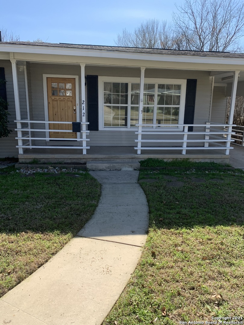 212 LYMAN DR