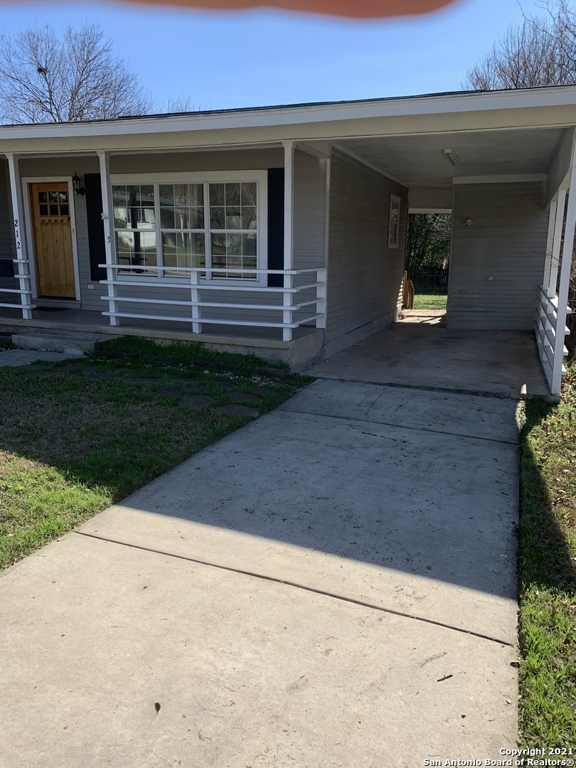 212 LYMAN DR