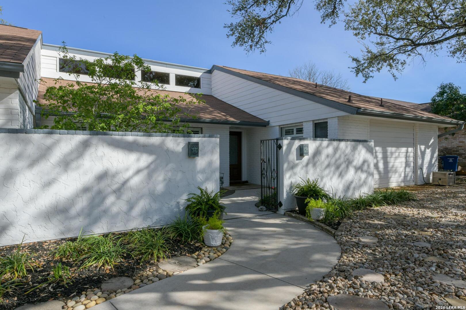 Search 907 Silver Spruce St