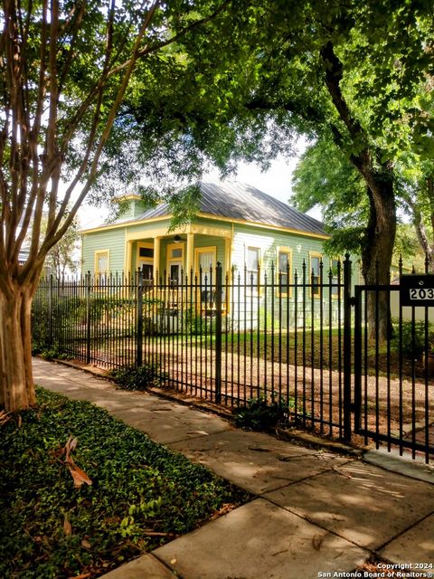 207 W Johnson, San Antonio, TX 78204 - #: 1786671
