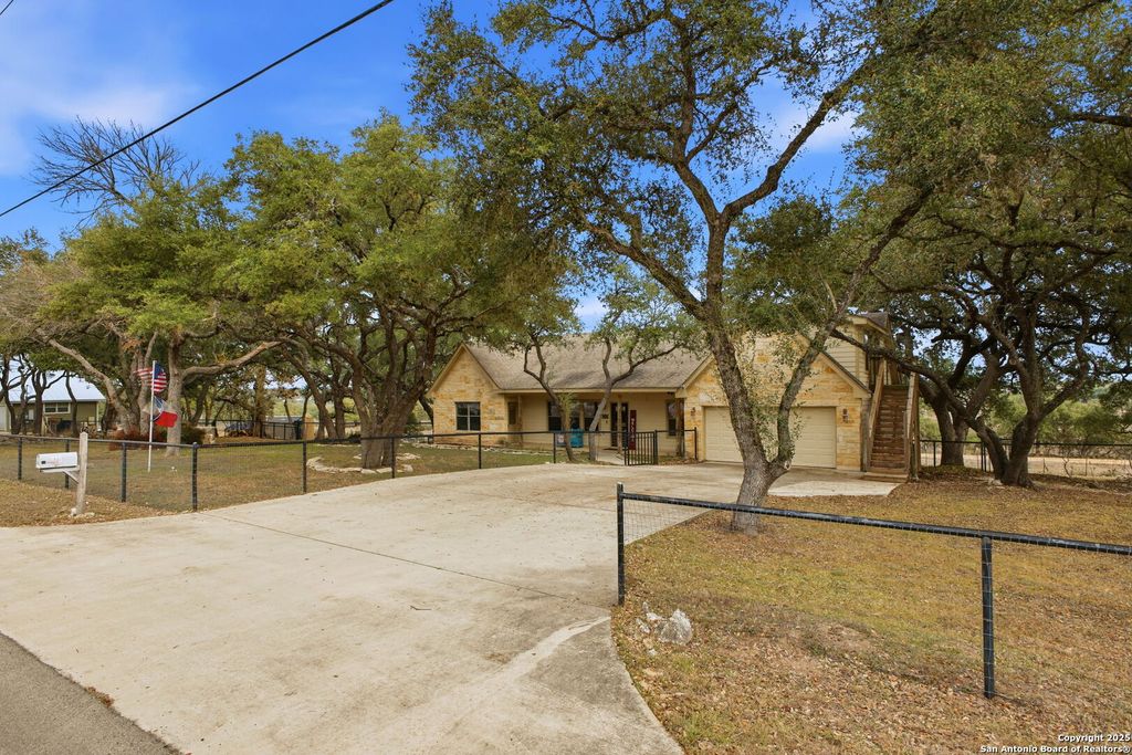 Photo of 875 Cypress Pass Rd, Spring Branch, TX 78070 (MLS # 1930149)