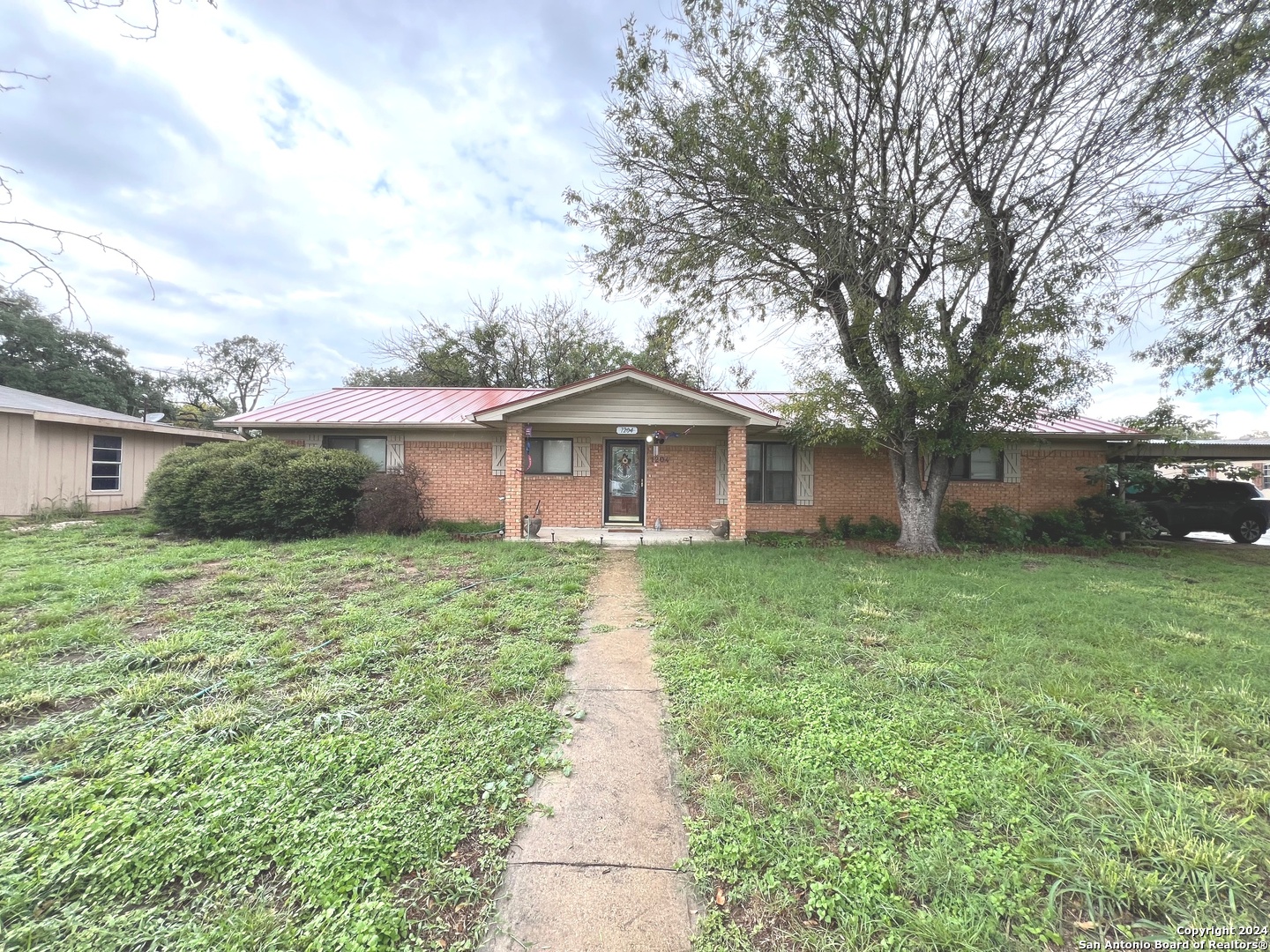 View Property 1204 W GOODWIN ST, Pleasanton, TX 78064 Dowdy Real