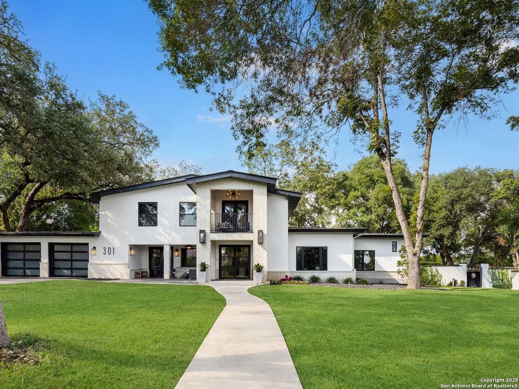 Photo of 301 Primrose Place, San Antonio, TX 78209 (MLS # 1907892)