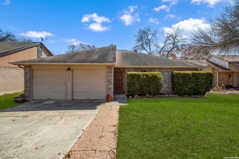Photo of 8120 Forest Dawn, Live Oak, TX 78233 (MLS # 1939866)