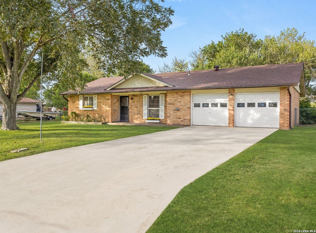 Photo of 208 BROOK ST, Seguin, TX 78155 (MLS # 2023457)