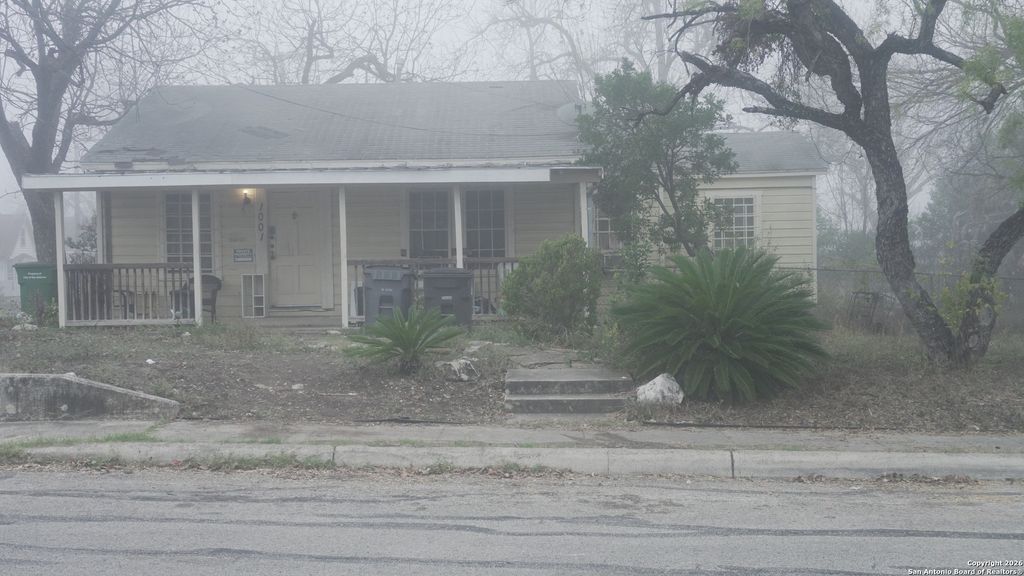 Photo of 1014 Canton, San Antonio, TX 78202 (MLS # 1934830)