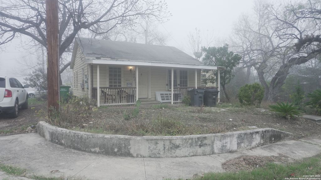 Photo of 1014 Canton, San Antonio, TX 78202 (MLS # 1934830)