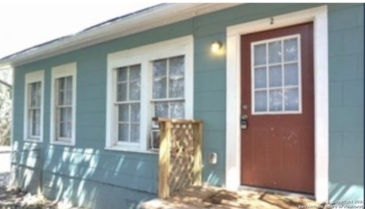 Photo 1 of 14 — 2890 PECAN COR 1, New Braunfels, TX 78130