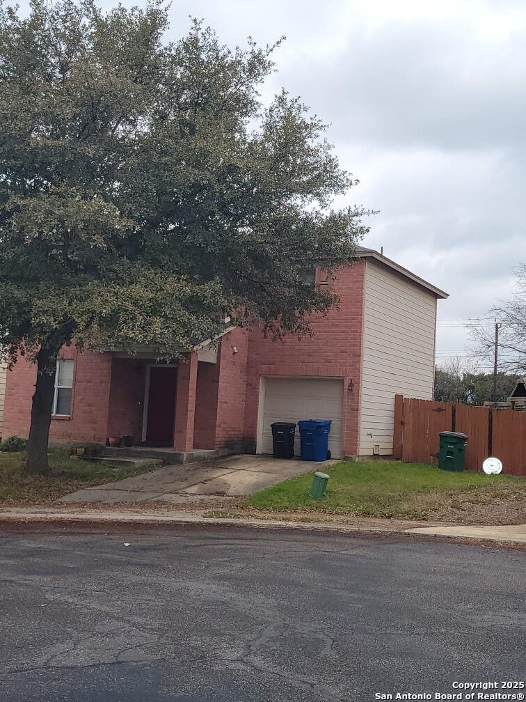 Photo of 15 Bedford Bay, San Antonio, TX 78239 (MLS # 1992369)