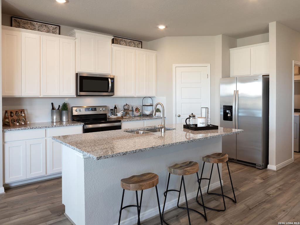 Photo of 899 BROKEN HOLW, San Antonio, TX 78260 (MLS # 1990080)