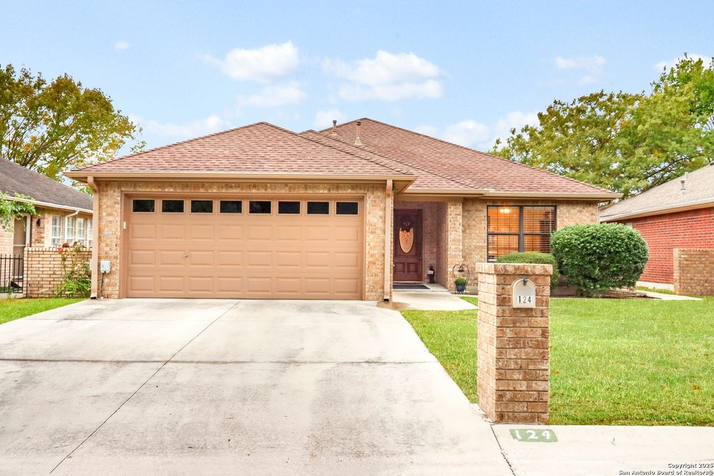 Photo of 124 Gardenridge, Seguin, TX 78155 (MLS # 1926269)