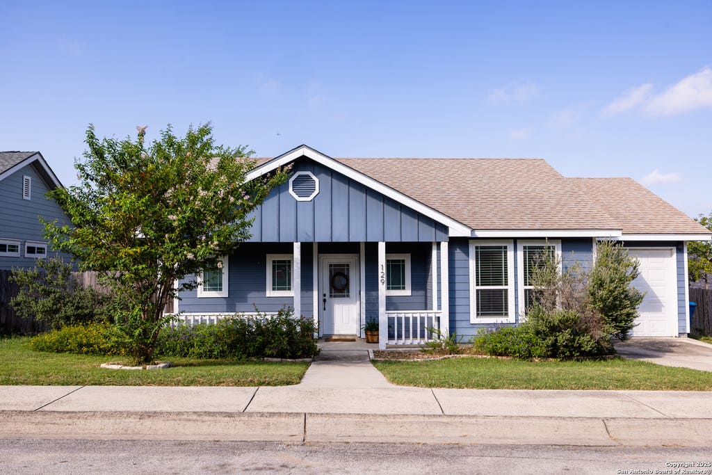 Photo of 129 N jasper, Kerrville, TX 78028 (MLS # 1891609)