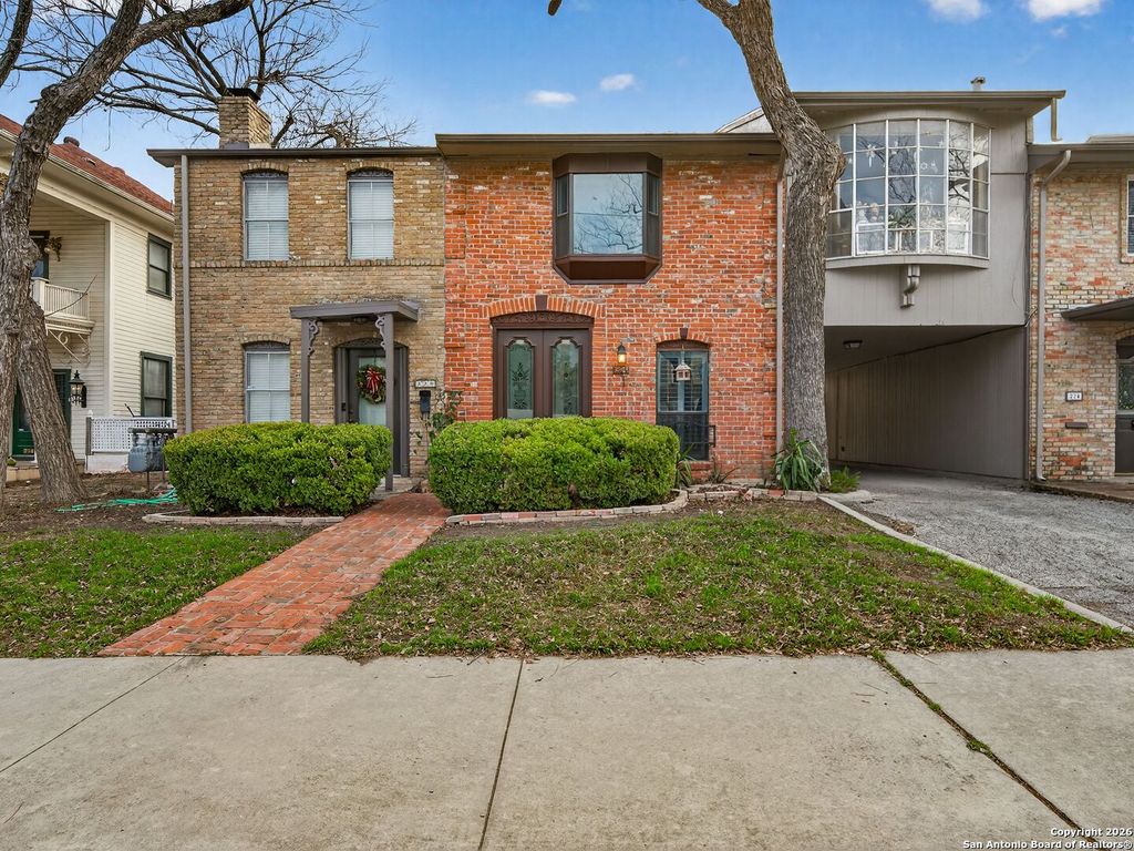 Photo of 222 W Craig Place D #D, San Antonio, TX 78212 (MLS # 1933650)
