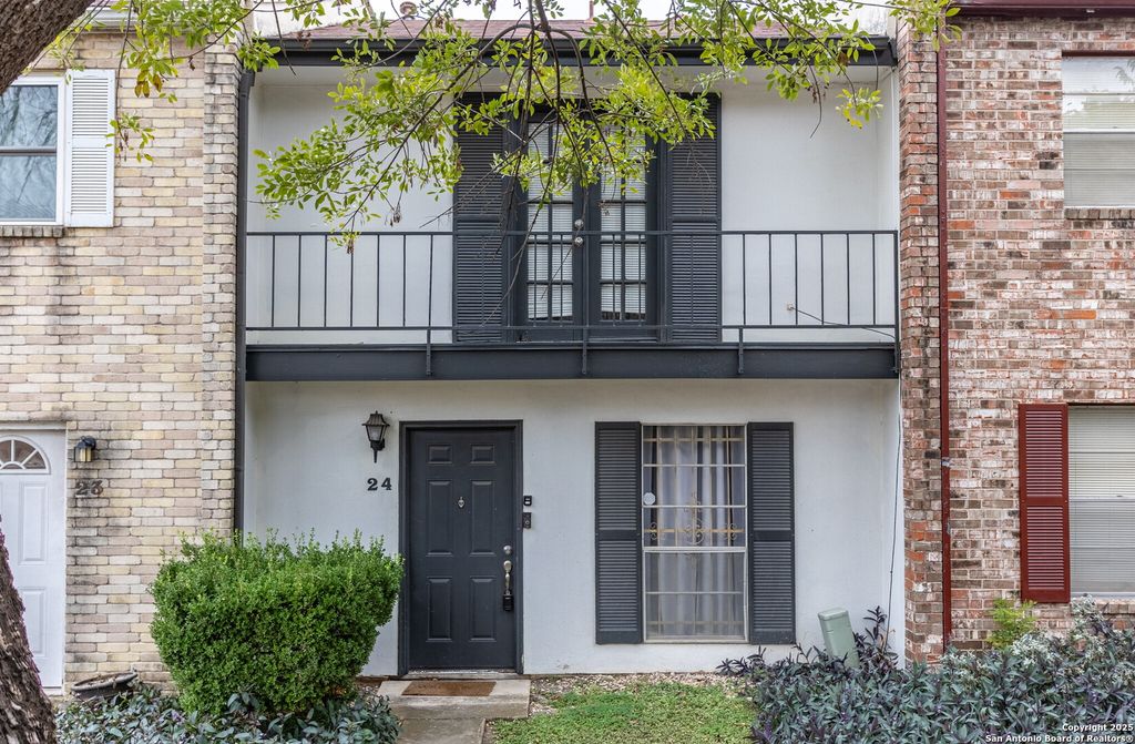 Photo of 6427 Wurzbach APT 24 #APT 24, San Antonio, TX 78240 (MLS # 1926073)