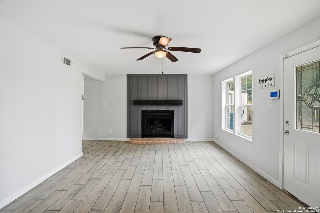 Photo of 807 NE Frontage RD., Beeville, TX 78102 (MLS # 1918367)