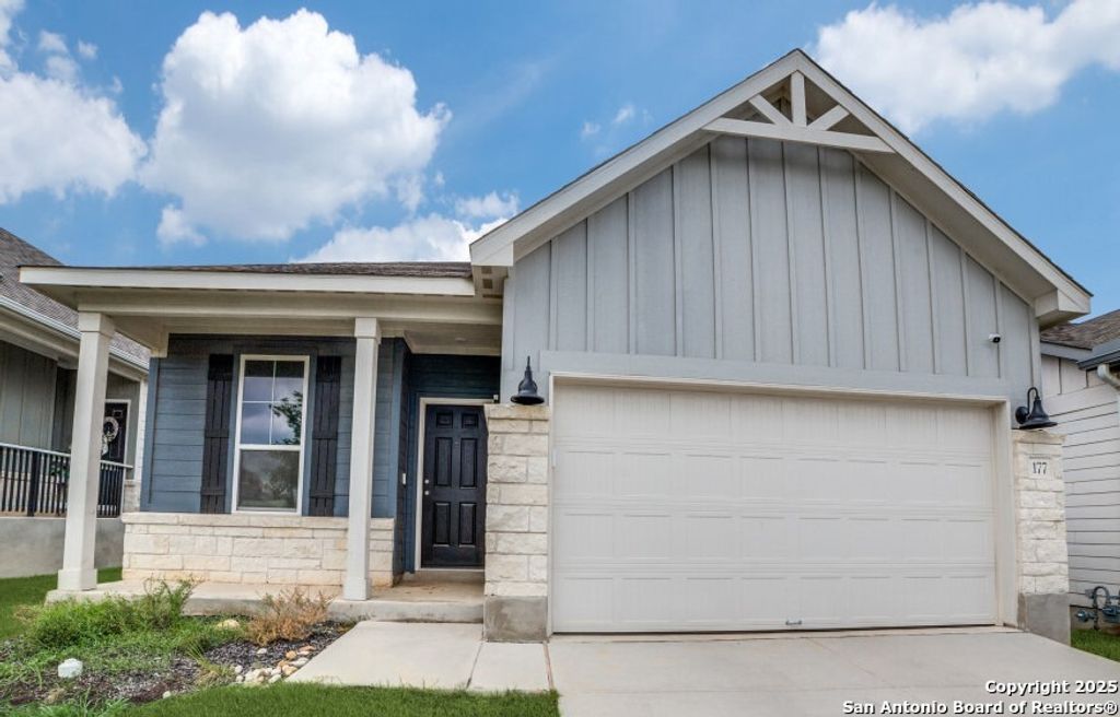 Photo of 177 Acorn, Boerne, TX 78006 (MLS # 1941636)