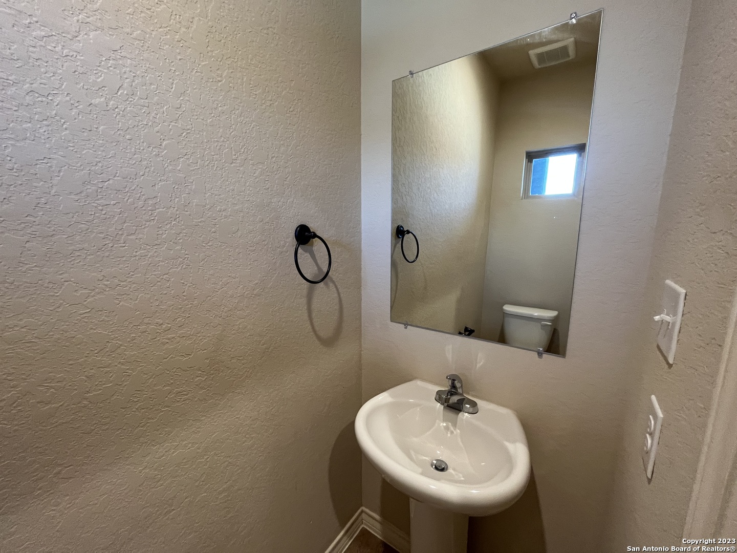 13903 Annas way