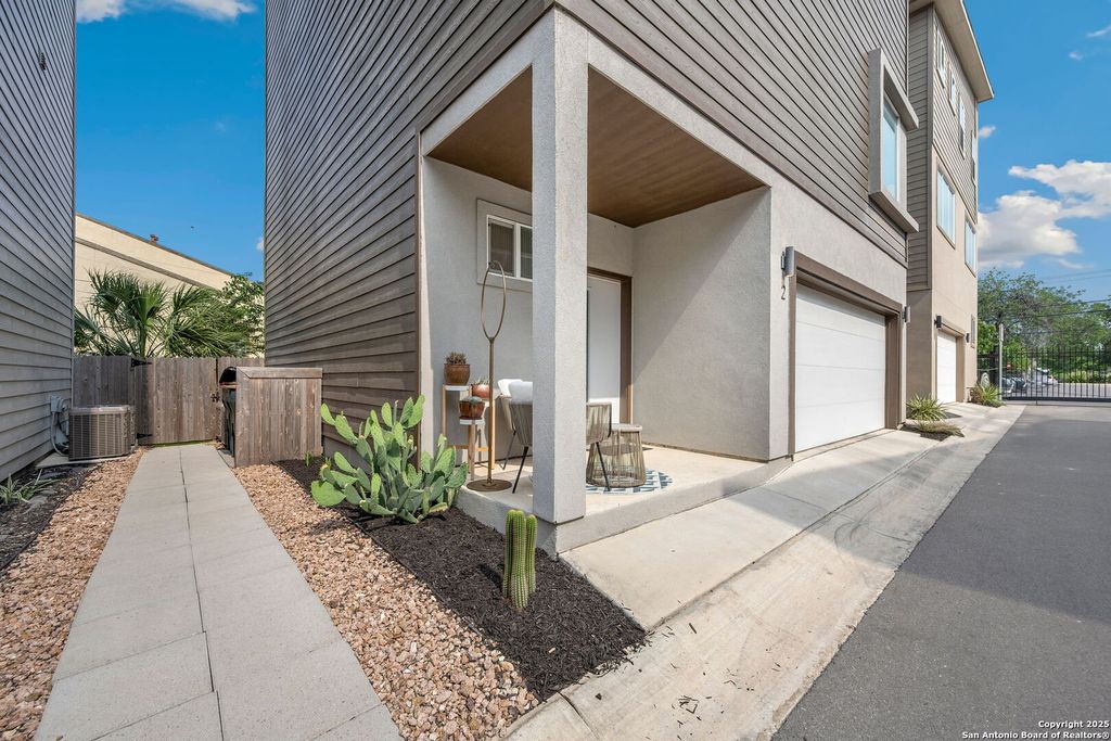 Photo of 1618 W Lawndale #2, San Antonio, TX 78209 (MLS # 1868981)