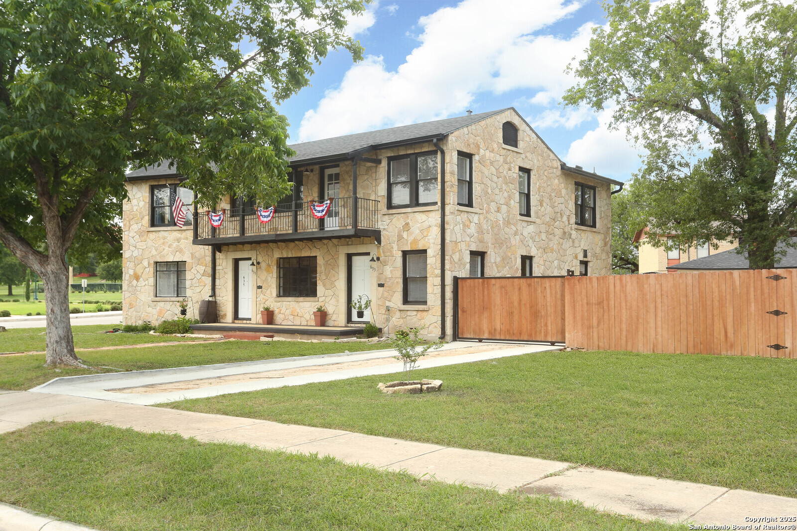 1002 Kampmann Blvd.
