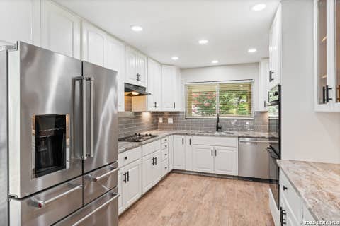Property photo of 14115 Moss Farm St, San Antonio, TX 78231
