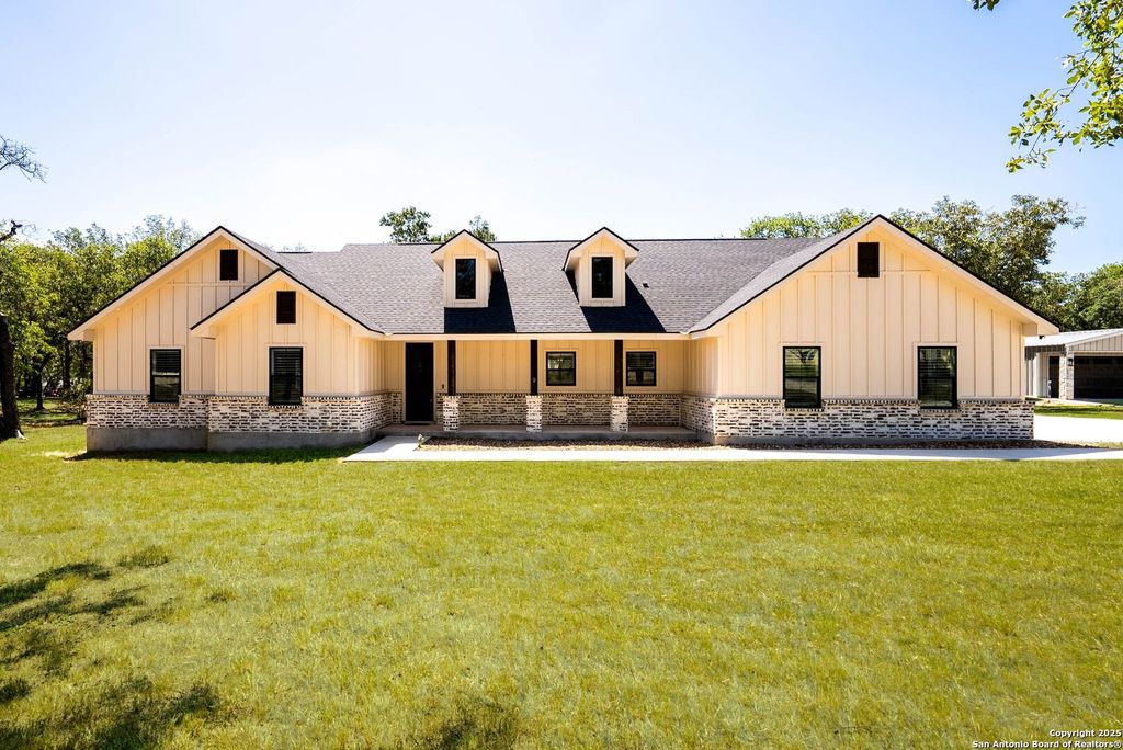 Photo of 281 Cibolo, La Vernia, TX 78121 (MLS # 1915302)