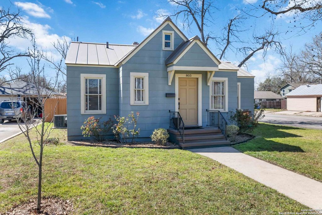 Photo of 803 BISMARK ST, Seguin, TX 78155 (MLS # 1958487)