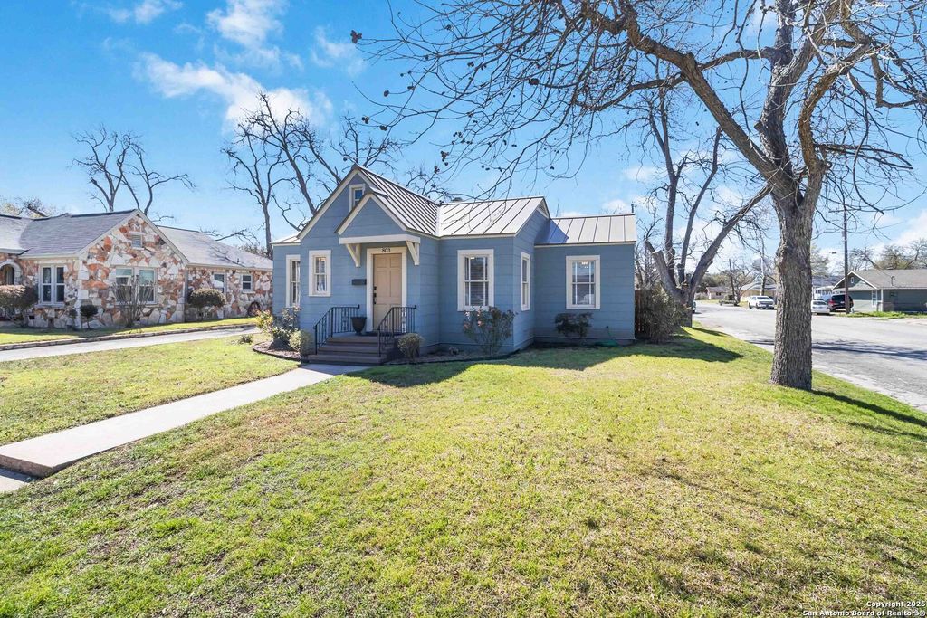 Photo of 803 BISMARK ST, Seguin, TX 78155 (MLS # 1958487)