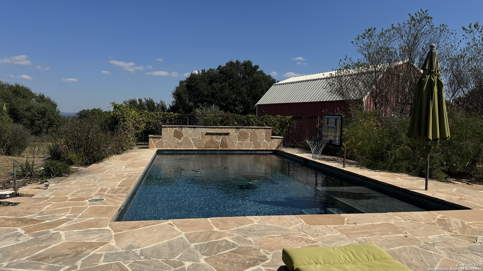 102 River Ridge