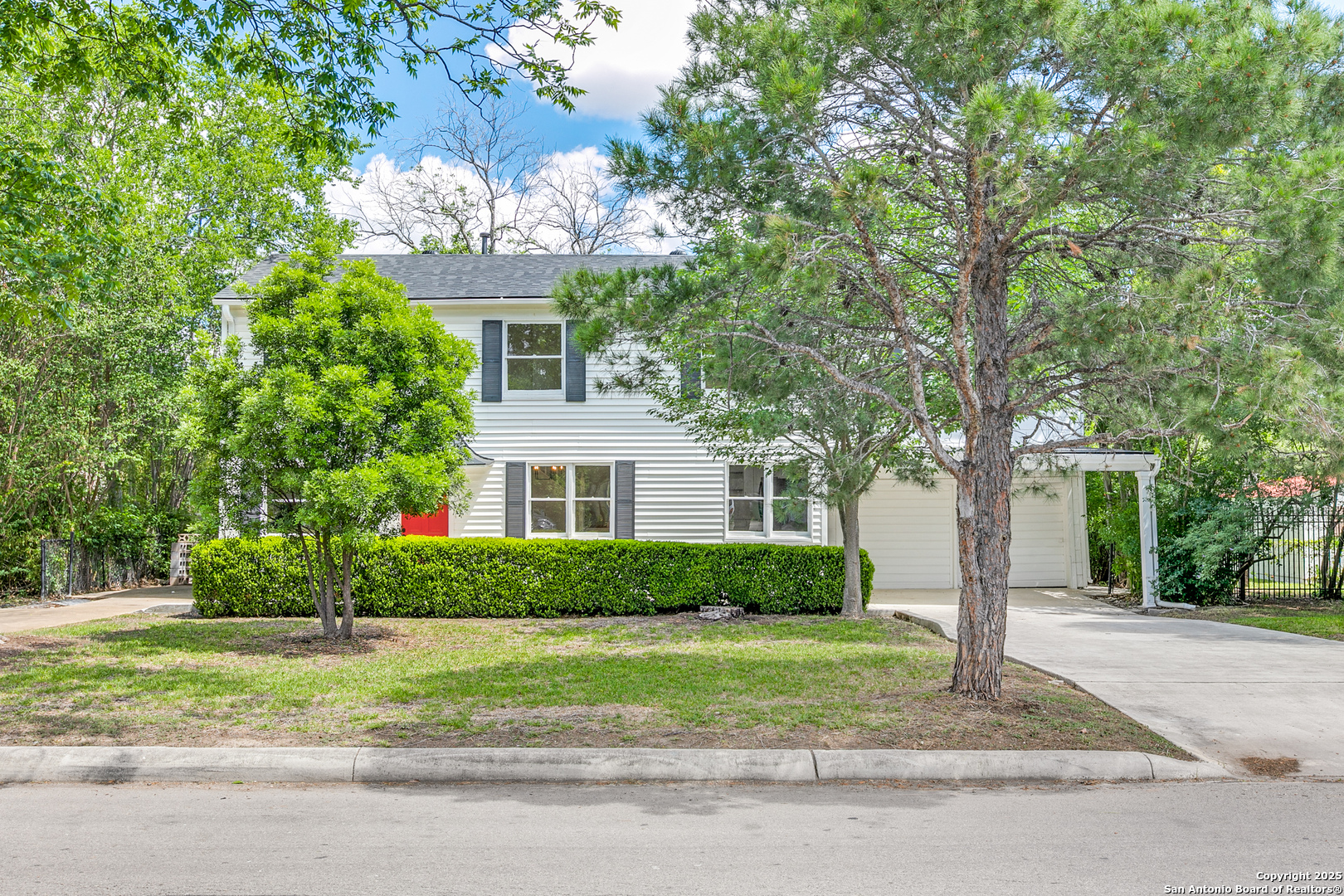 123 W Mandalay
