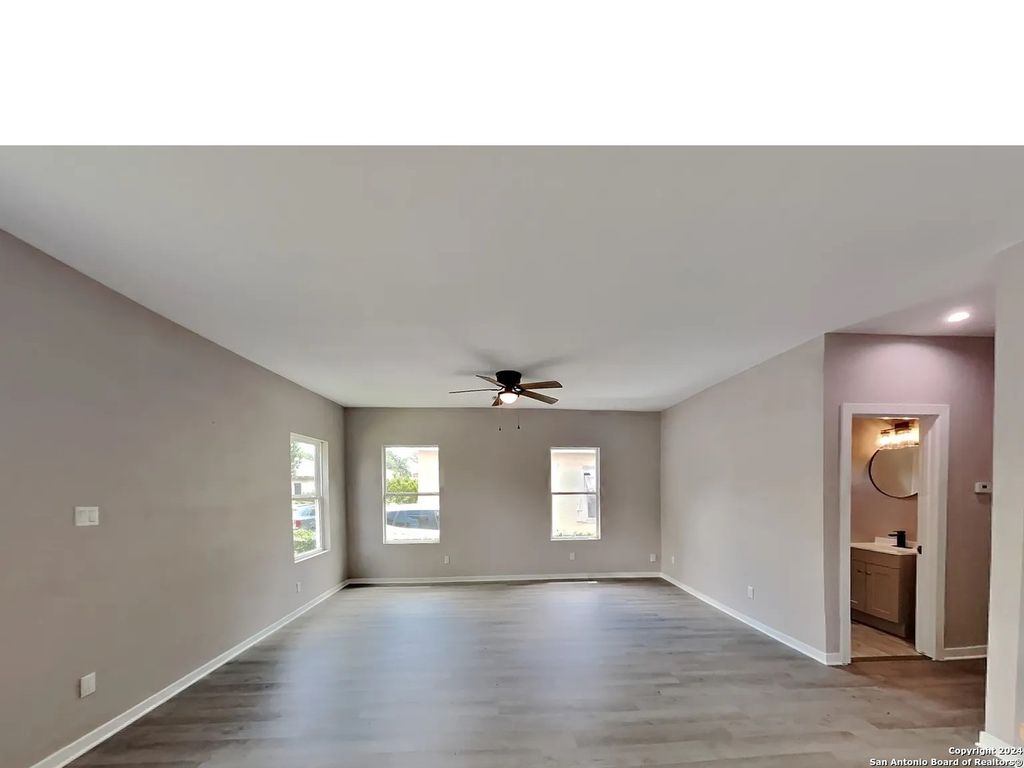 Photo of 138 HESS ST, San Antonio, TX 78212 (MLS # 1926536)